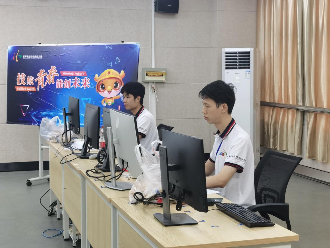 7. 法甲参赛选手比赛中.jpg 7. 法甲参赛选手比赛中.jpg